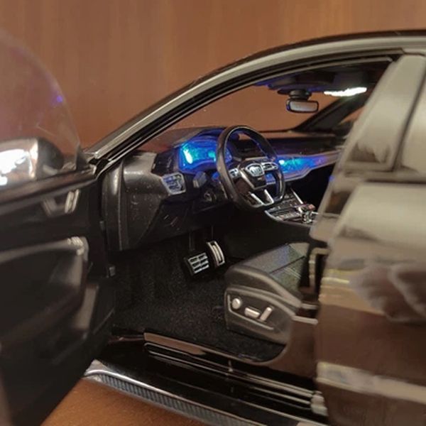 Колекційна модель Audi RS7 Sportback 1:18 00089 фото